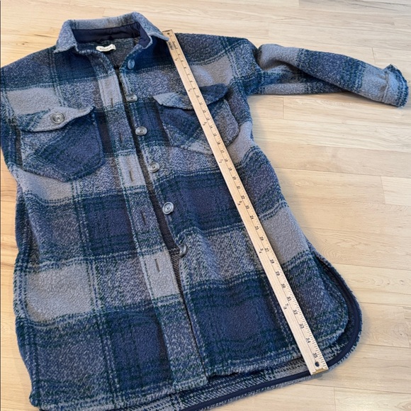Evereve | Raye Plaid Shacket Jacket in Blue Plaid Size S - Picture 6 of 7